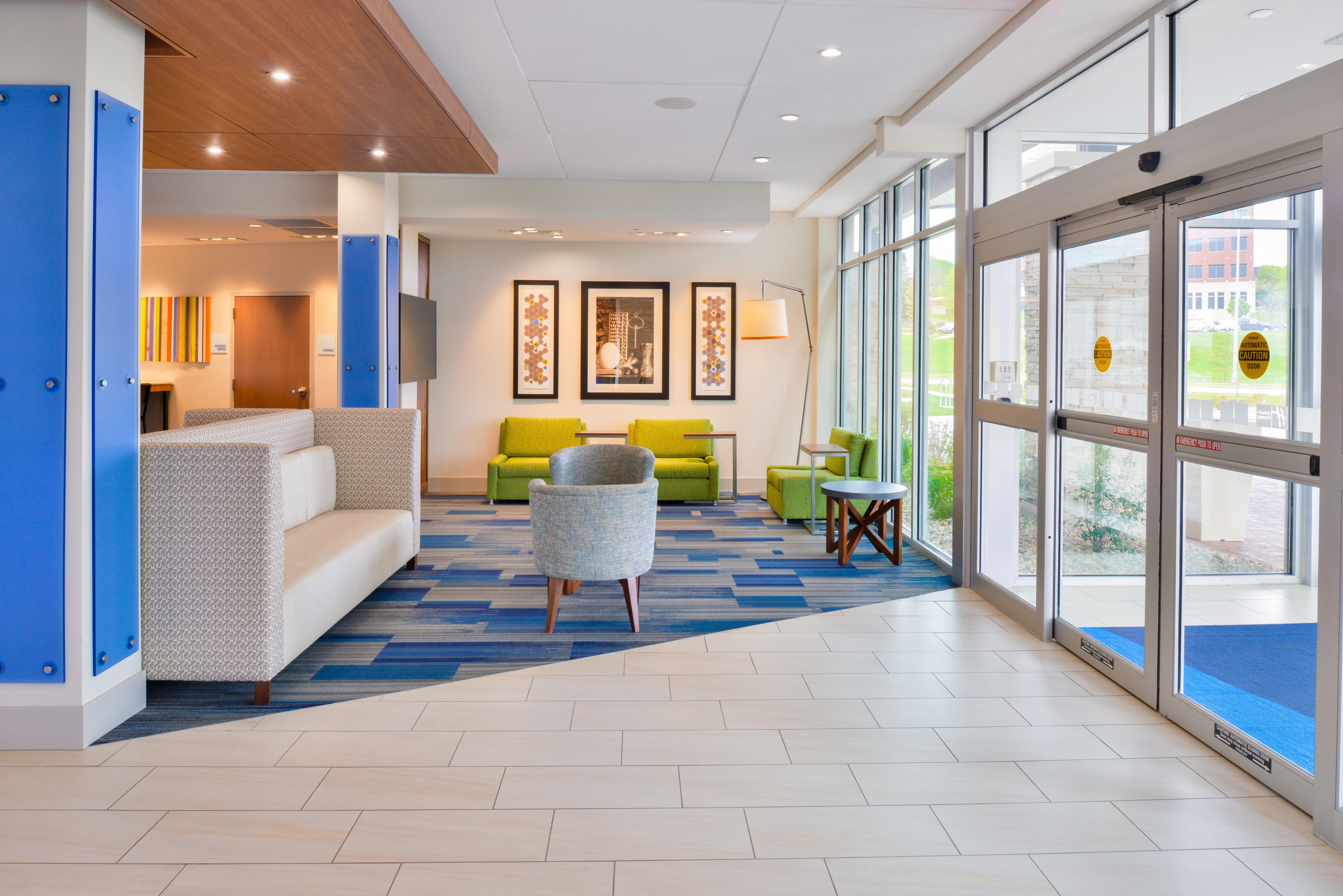 Holiday Inn Express & Suites Madison By Ihg Zewnętrze zdjęcie