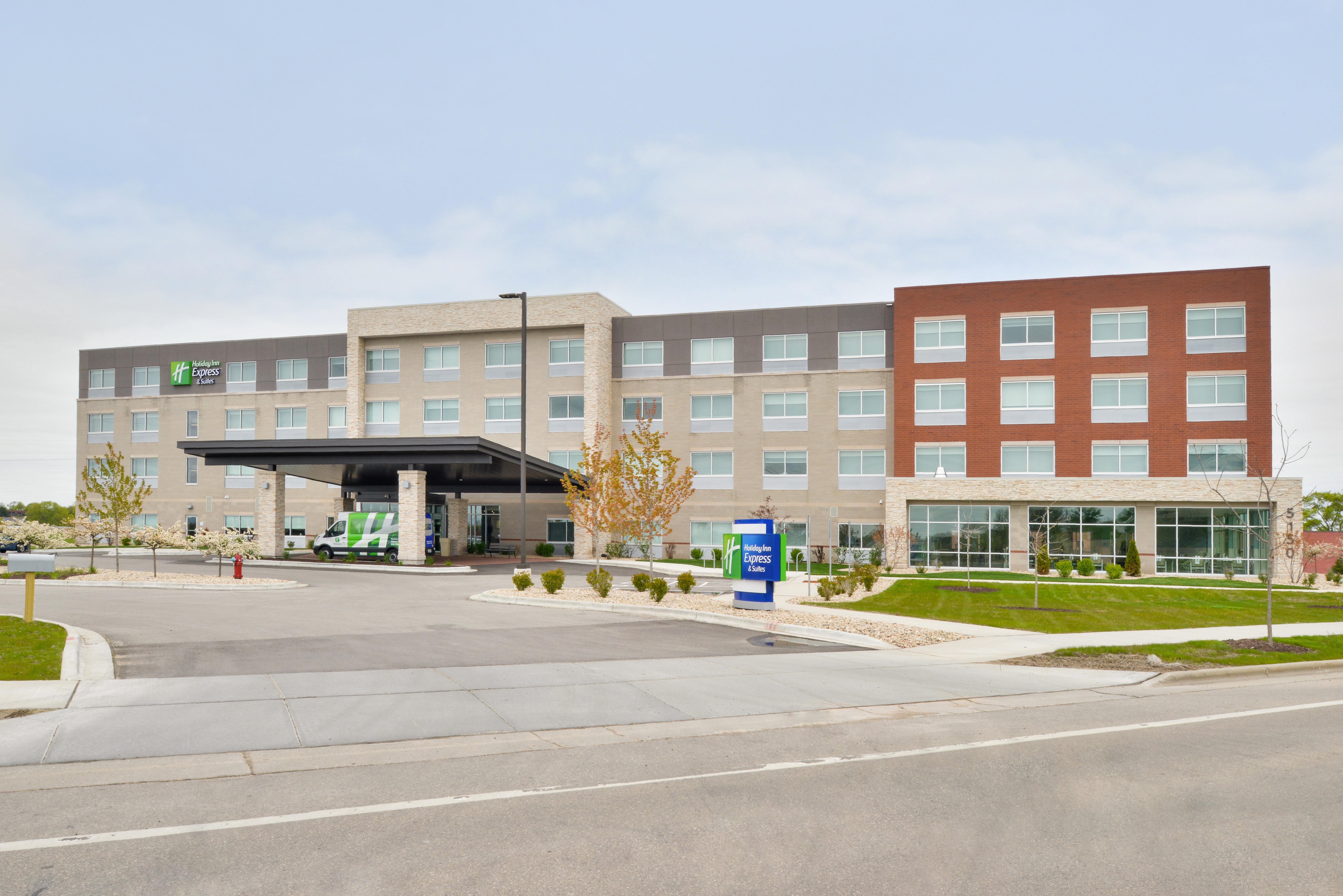 Holiday Inn Express & Suites Madison By Ihg Zewnętrze zdjęcie