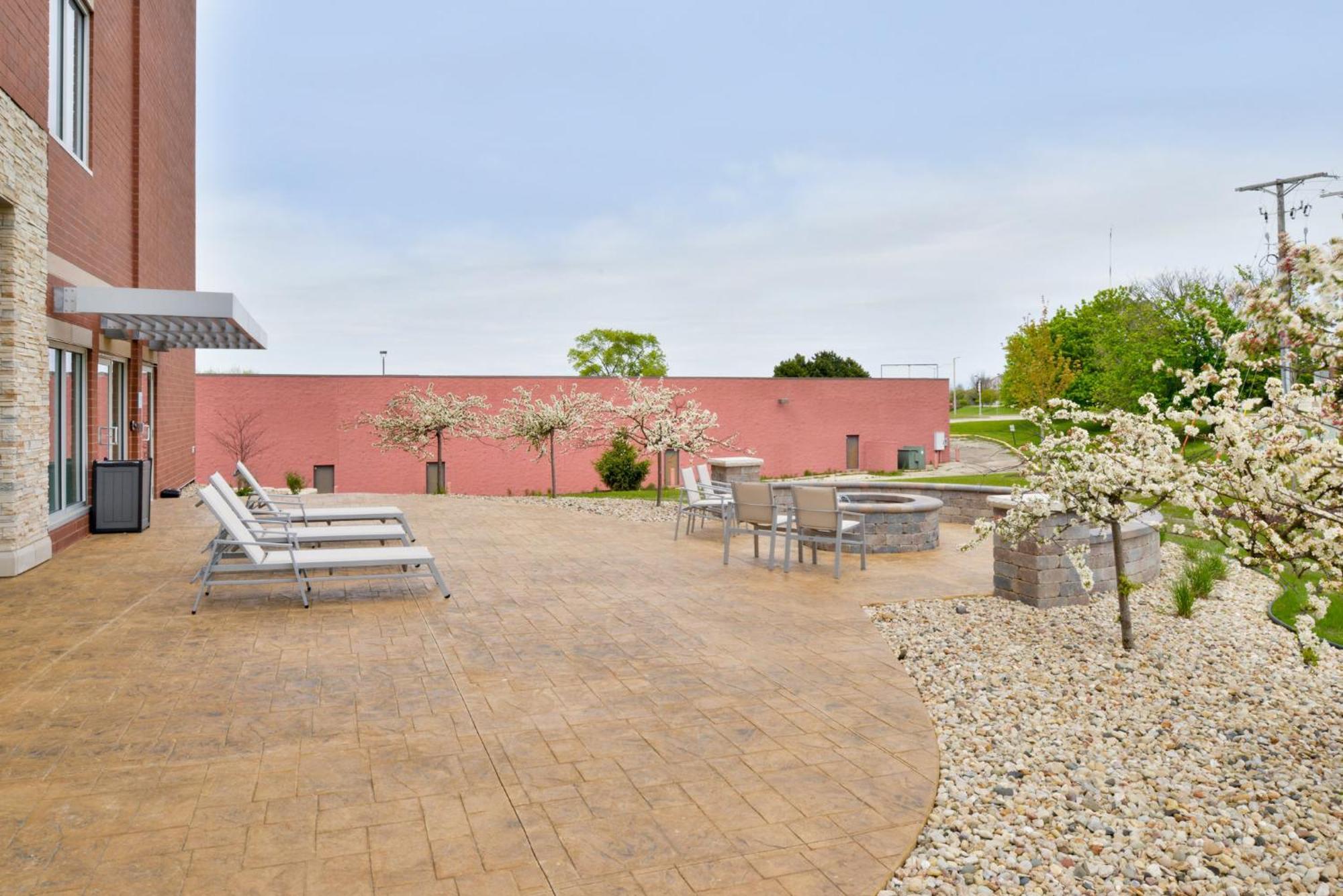 Holiday Inn Express & Suites Madison By Ihg Zewnętrze zdjęcie